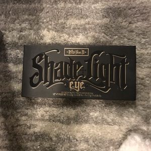 KAT VON D: SHADE + LIGHT EYE PALETTE
